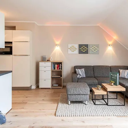 Kaept'n Nelson, App 13 アパート *